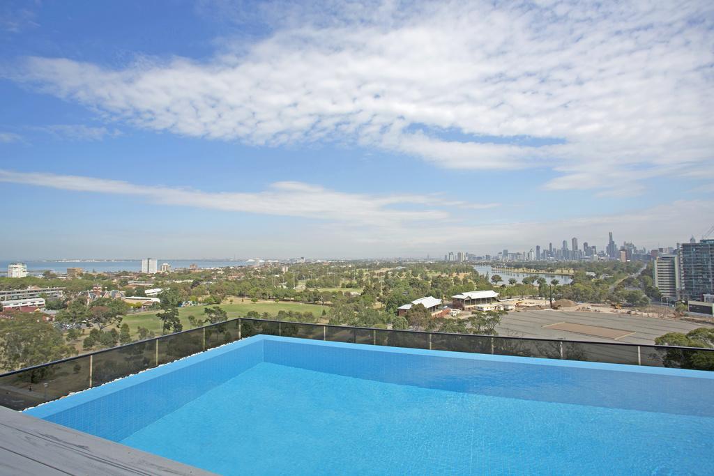 ☆ Heart Of St Kilda ☆ Infinity Pool+Parking+Wifi Apartment Melbourne Bagian luar foto